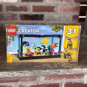 NIB LEGO Yellow & Black Fish Tank Creator Set